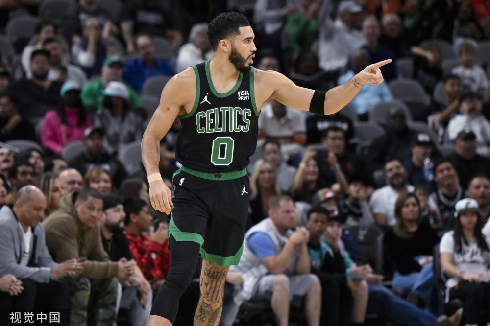 许多对手望 许多对手望