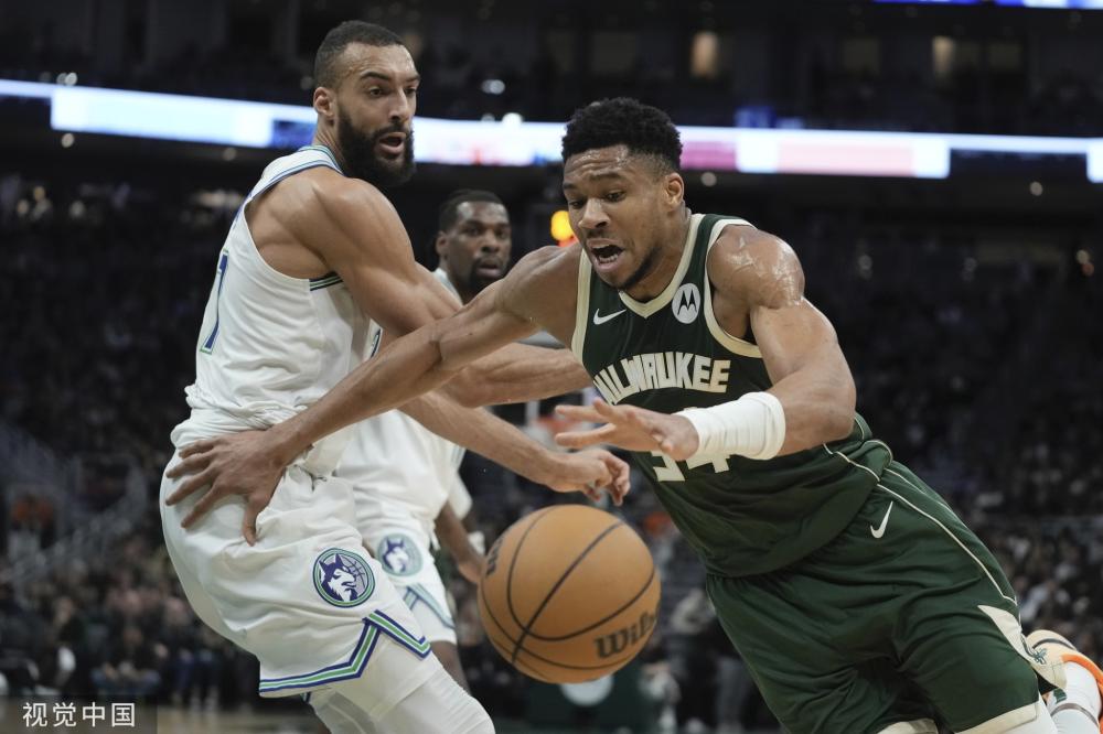 在接受采访 在接受采访